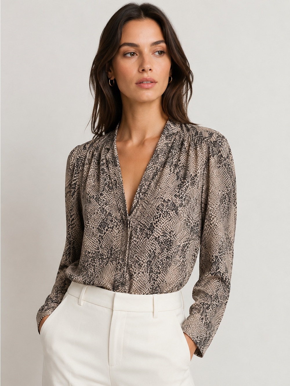 Aritiza Babaton Akira Blouse, Small